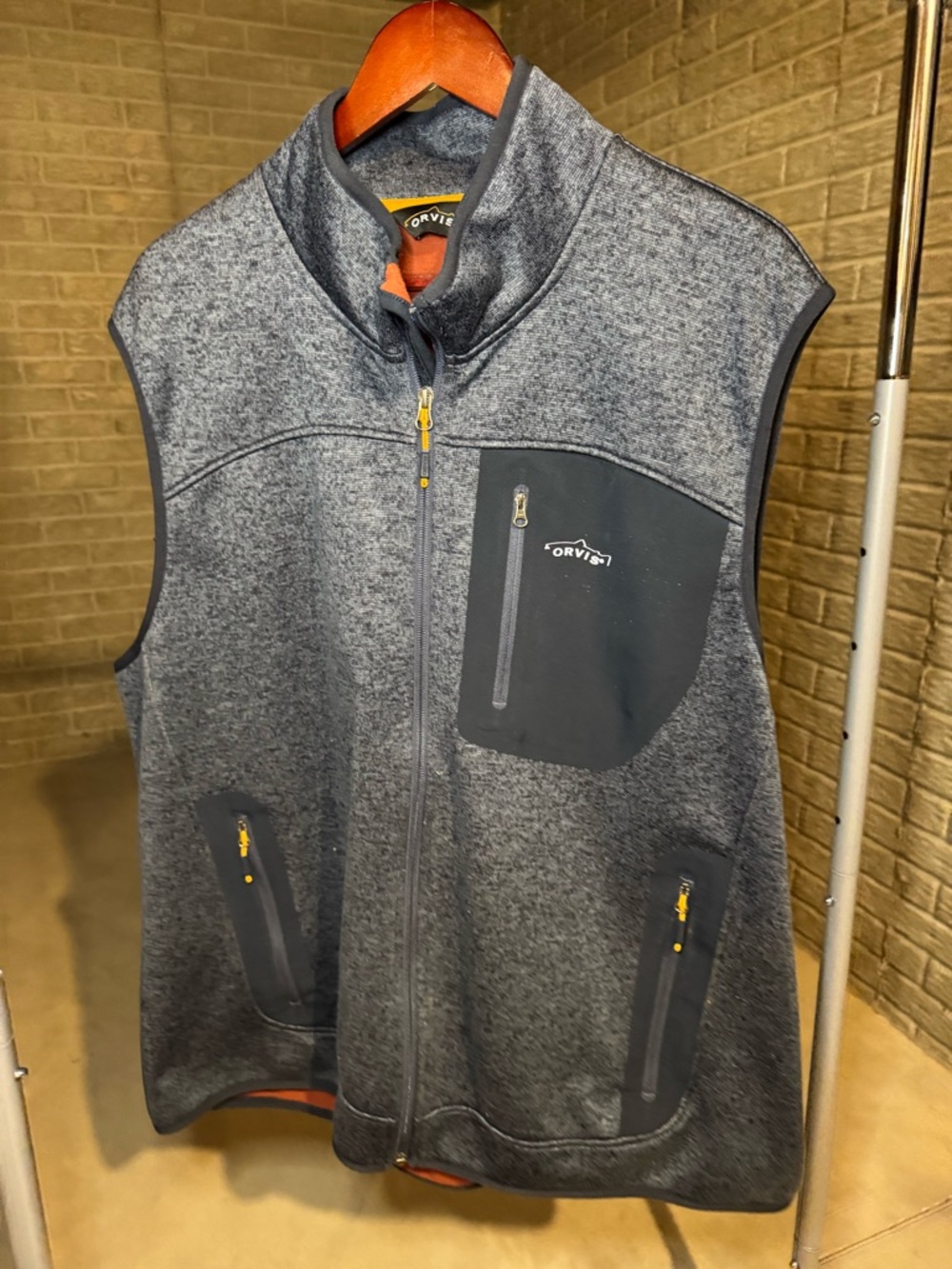 Orvis Men's Heather Gray Fleece Vest with Zip Pockets